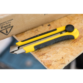 0-10-425_A1 CUTTER HOJA ANCHA STANLEY 25 mm